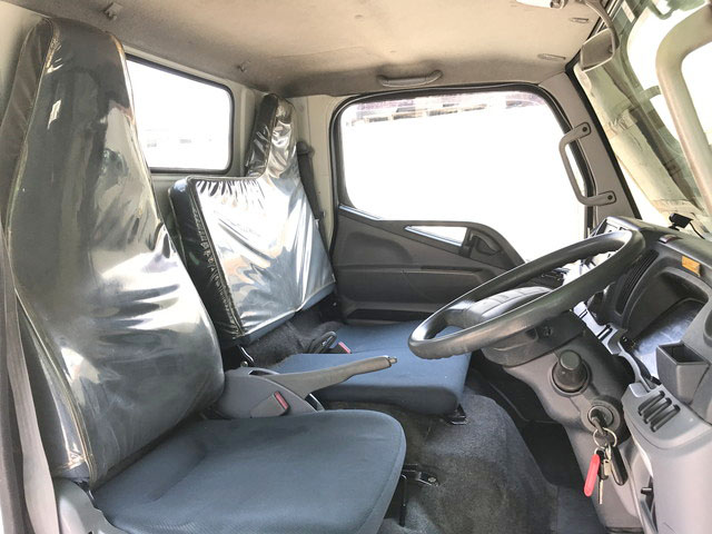 三菱ふそうキャンター平ボディ小型（2t・3t）[写真30]