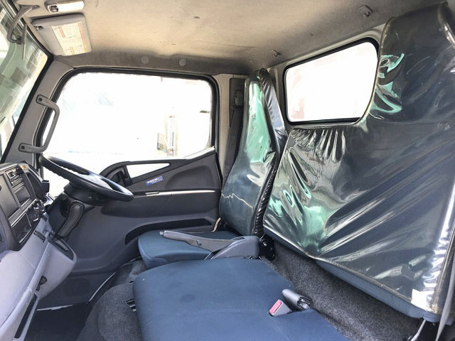 三菱ふそうキャンター平ボディ小型（2t・3t）[写真32]