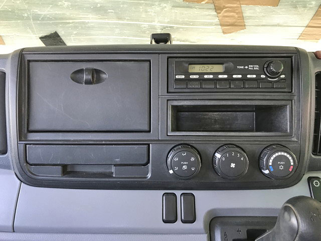 三菱ふそうキャンター平ボディ小型（2t・3t）[写真35]