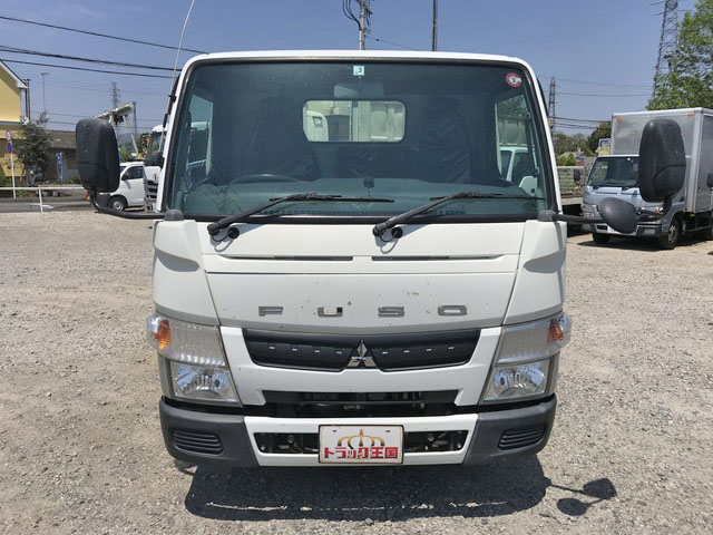 三菱ふそうキャンター平ボディ小型（2t・3t）[写真07]