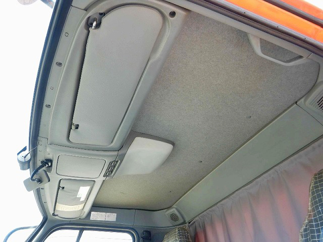 UDトラックスコンドルパッカー車（塵芥車）増トン（6t・8t）[写真23]