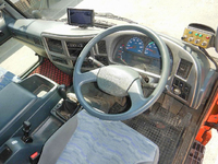 UDトラックスコンドルパッカー車（塵芥車）増トン（6t・8t）[写真24]