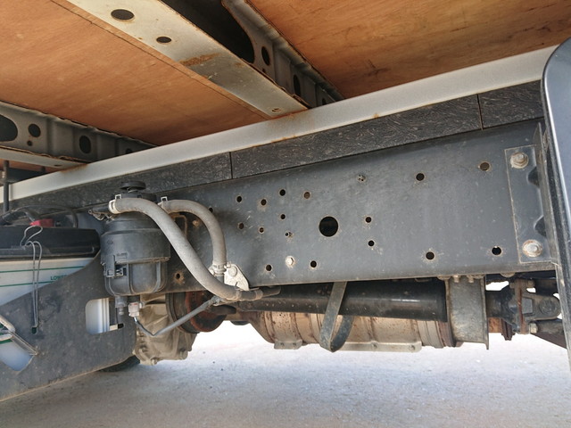 日野デュトロ平ボディ小型（2t・3t）[写真14]