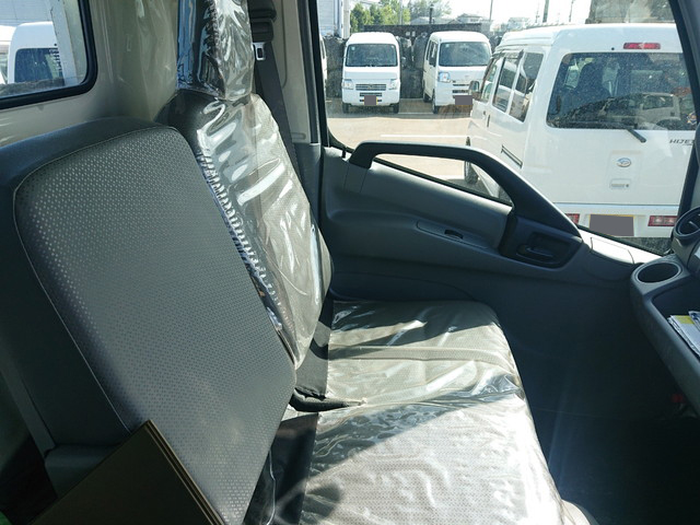 日野デュトロ平ボディ小型（2t・3t）[写真21]