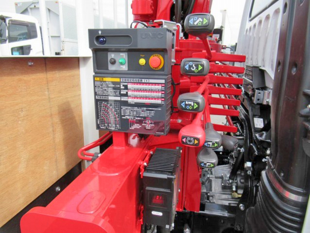 三菱ふそうファイタークレーン4段増トン（6t・8t）[写真17]