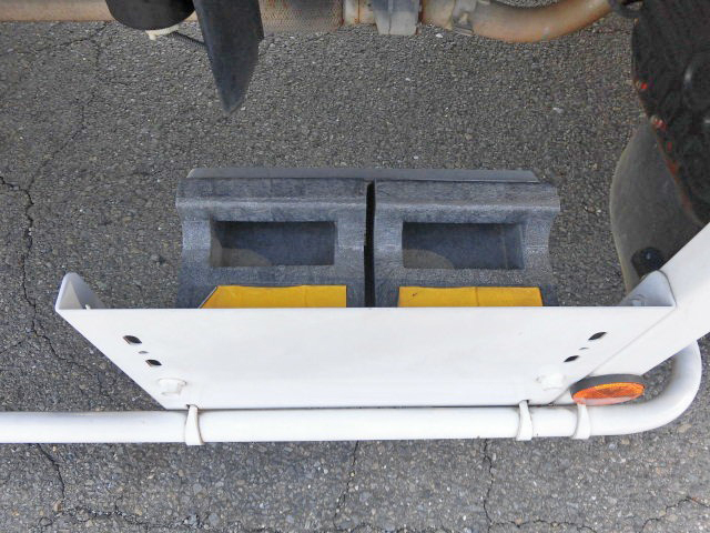 三菱ふそうキャンターアルミバン小型（2t・3t）[写真16]