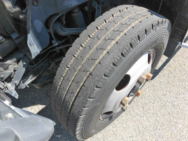 三菱ふそうキャンターアルミバン小型（2t・3t）[写真19]