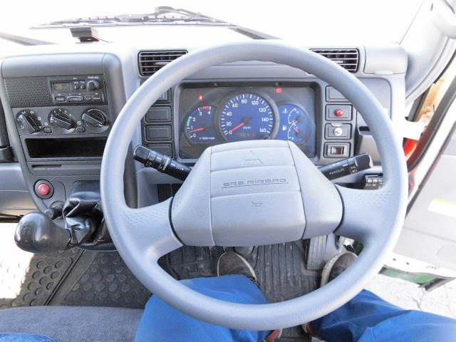 三菱ふそうキャンターアルミバン小型（2t・3t）[写真29]