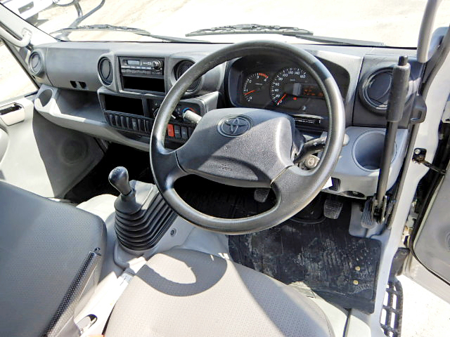 トヨタトヨエースダンプ小型（2t・3t）[写真19]