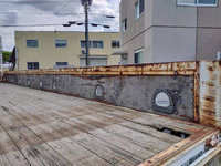 UDトラックスコンドル平ボディ中型（4t）[写真12]