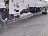 UDトラックスコンドル平ボディ中型（4t）[写真14]