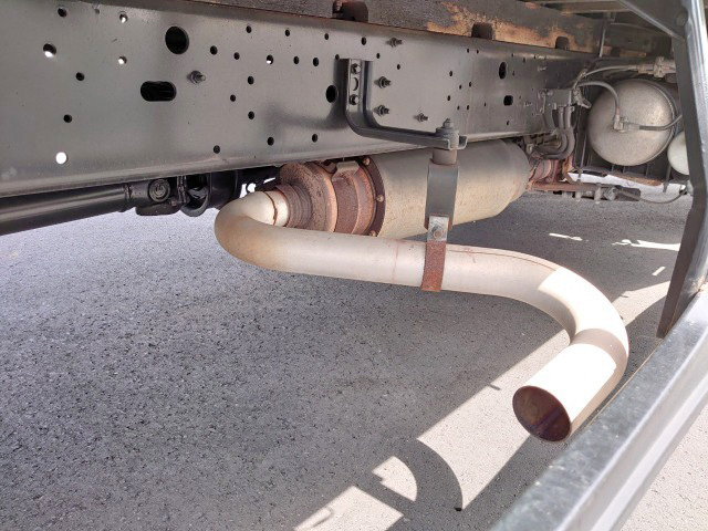 UDトラックスコンドル平ボディ中型（4t）[写真19]