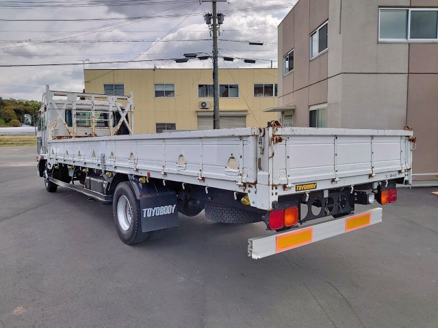 UDトラックスコンドル平ボディ中型（4t）[写真02]