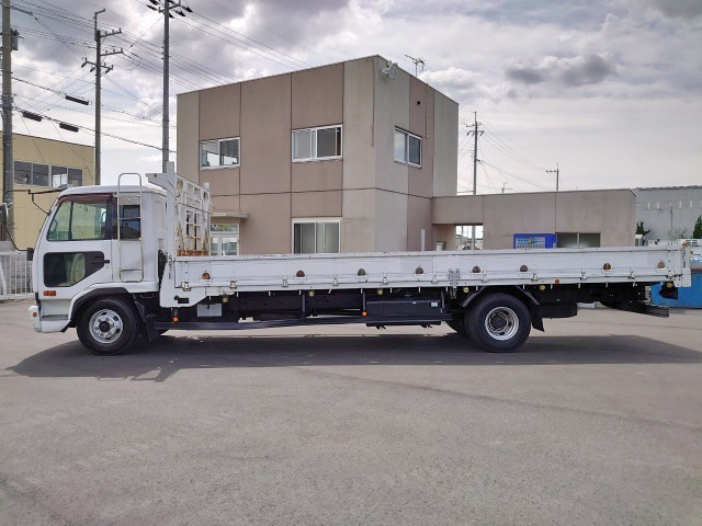 UDトラックスコンドル平ボディ中型（4t）[写真04]