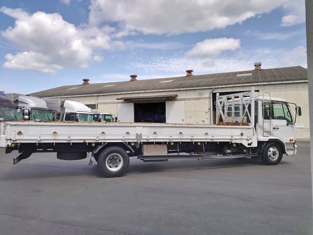 UDトラックスコンドル平ボディ中型（4t）[写真05]