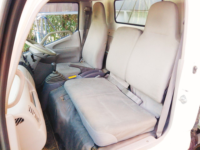 日野デュトロ幌ウイング小型（2t・3t）[写真29]