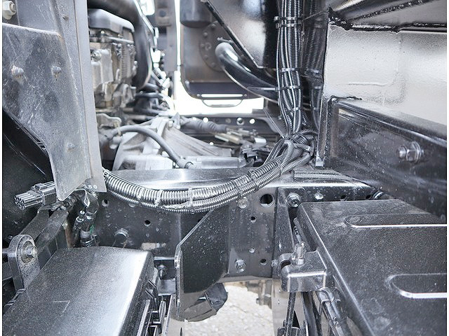 いすゞエルフパッカー車（塵芥車）小型（2t・3t）[写真22]