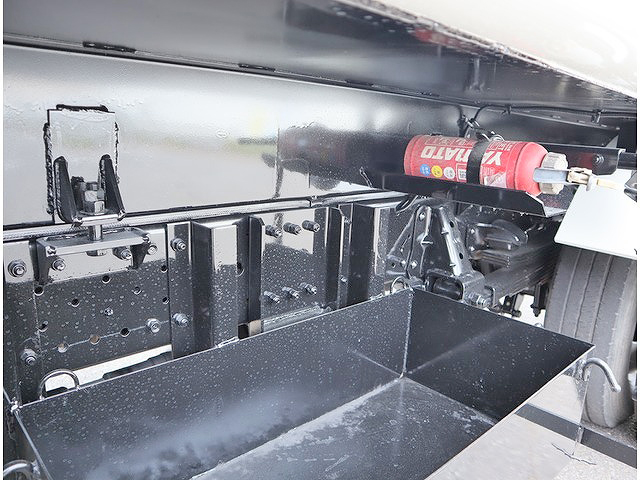 いすゞエルフパッカー車（塵芥車）小型（2t・3t）[写真24]