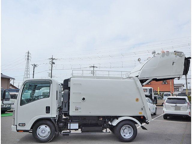 いすゞエルフパッカー車（塵芥車）小型（2t・3t）[写真03]
