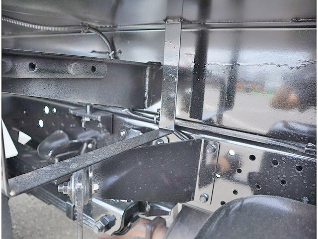 いすゞエルフパッカー車（塵芥車）小型（2t・3t）[写真31]