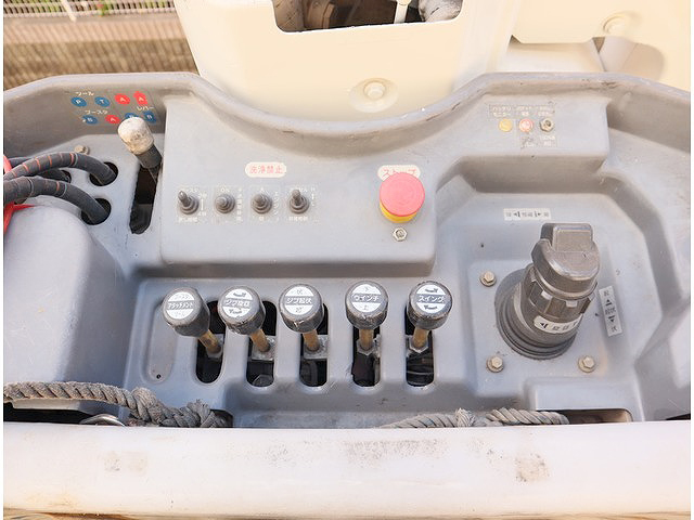 いすゞエルフ高所作業車小型（2t・3t）[写真17]