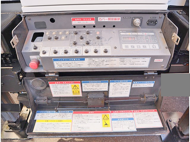 いすゞエルフ高所作業車小型（2t・3t）[写真23]