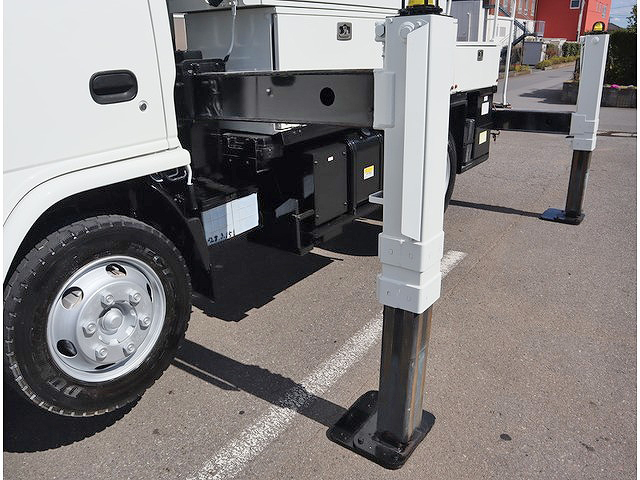 いすゞエルフ高所作業車小型（2t・3t）[写真24]