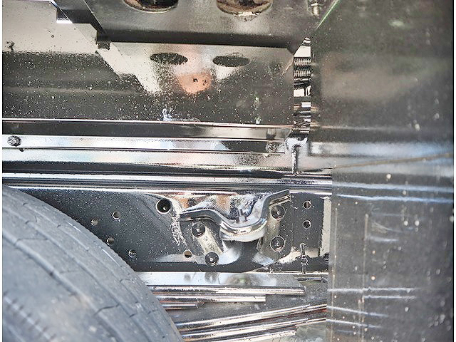 いすゞエルフ高所作業車小型（2t・3t）[写真28]