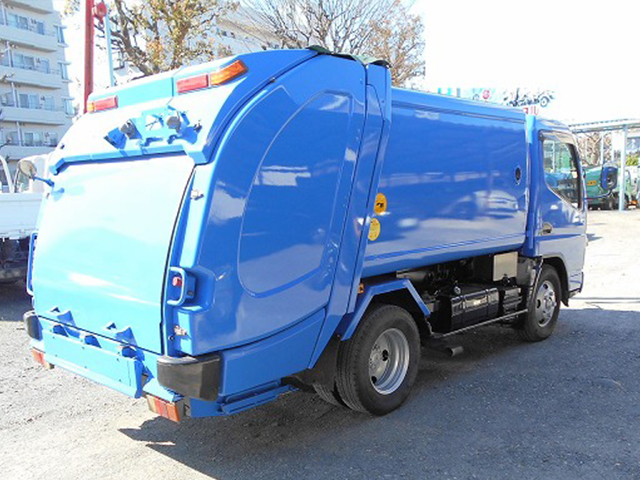 三菱ふそうキャンターパッカー車（塵芥車）小型（2t・3t）[写真04]