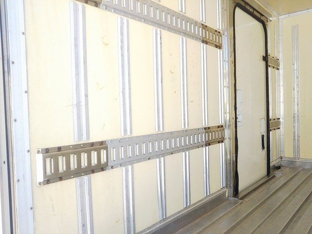 マツダタイタン保冷バン小型（2t・3t）[写真10]