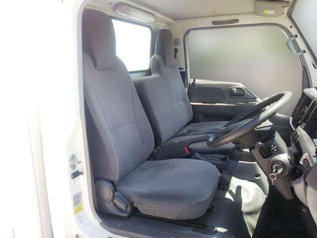 マツダタイタン保冷バン小型（2t・3t）[写真30]