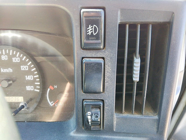 いすゞエルフダンプ小型（2t・3t）[写真29]