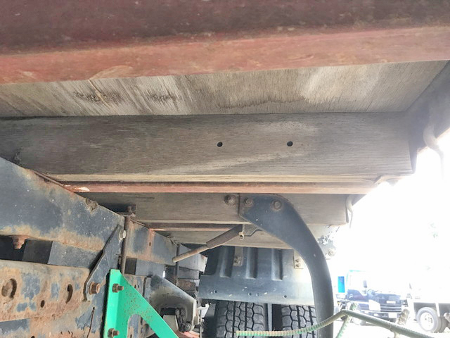 三菱ふそうキャンタークレーン3段小型（2t・3t）[写真25]