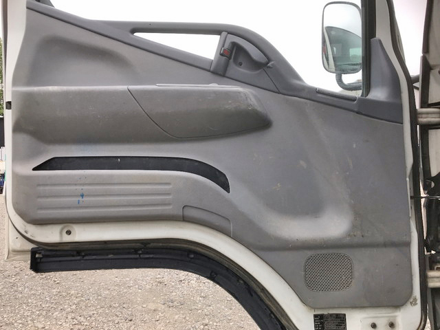 三菱ふそうキャンタークレーン3段小型（2t・3t）[写真30]