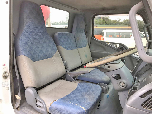 三菱ふそうキャンタークレーン3段小型（2t・3t）[写真32]