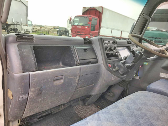 三菱ふそうキャンタークレーン3段小型（2t・3t）[写真35]