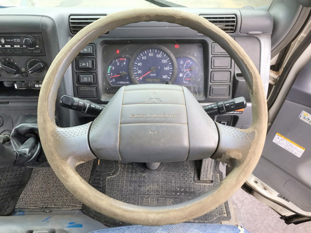 三菱ふそうキャンタークレーン3段小型（2t・3t）[写真37]