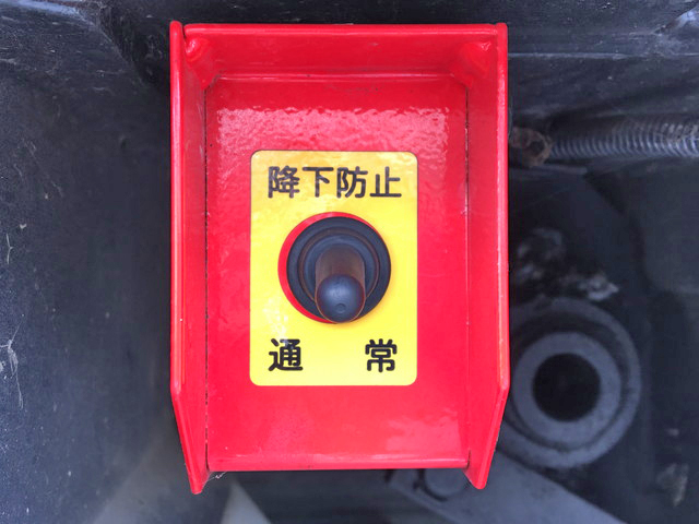 いすゞエルフパッカー車（塵芥車）小型（2t・3t）[写真39]