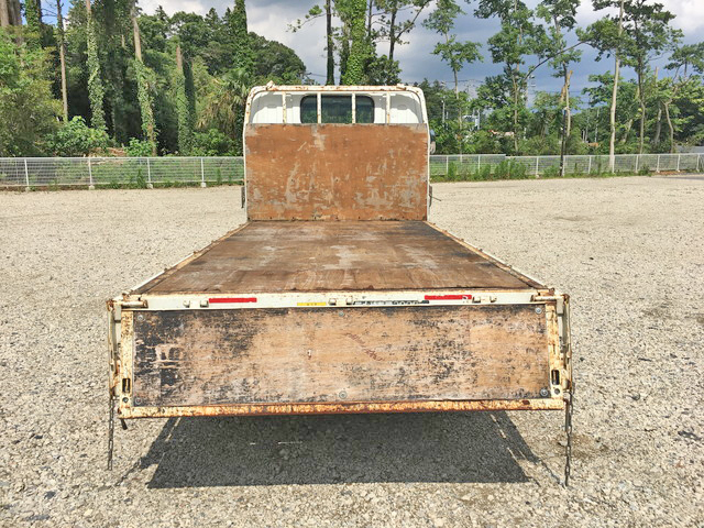 三菱ふそうキャンター平ボディ小型（2t・3t）[写真14]