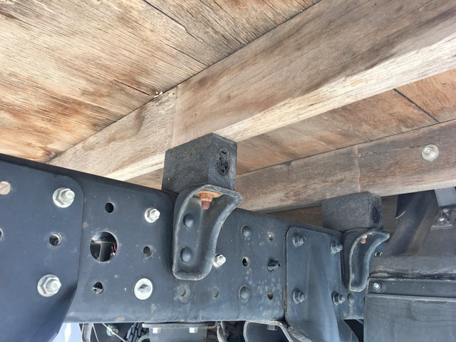 三菱ふそうキャンター平ボディ小型（2t・3t）[写真22]