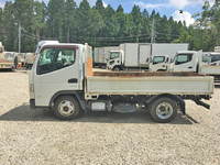 三菱ふそうキャンター平ボディ小型（2t・3t）[写真05]