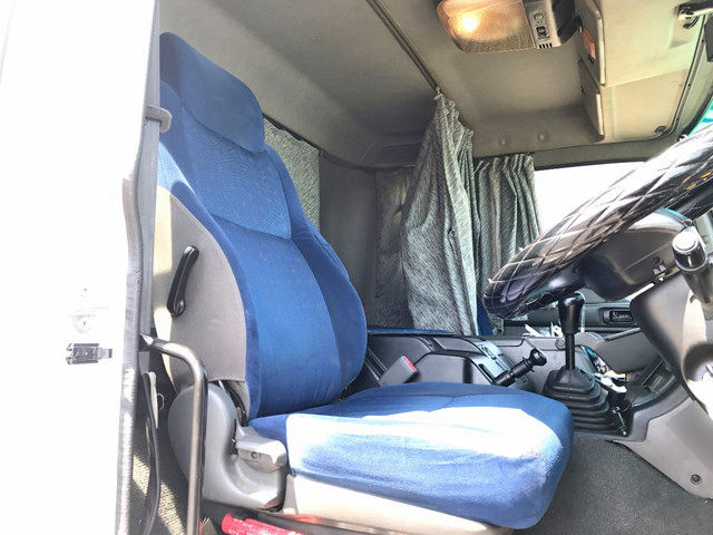 いすゞギガ冷凍車（冷蔵車）大型（10t）[写真31]