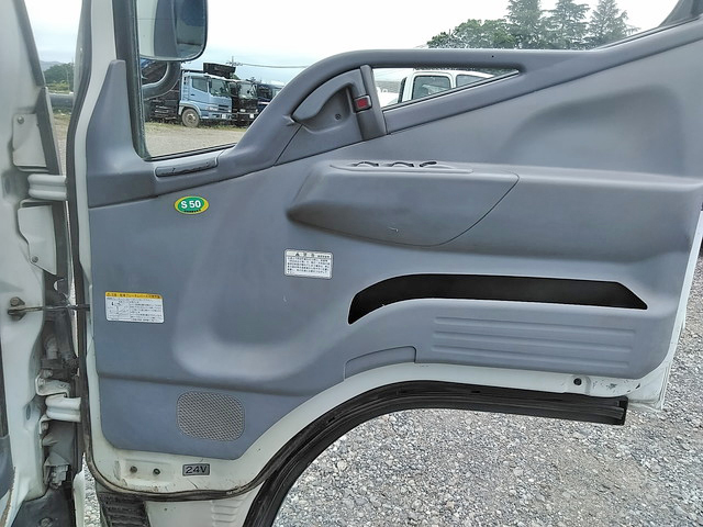 三菱ふそうキャンタークレーン3段小型（2t・3t）[写真32]