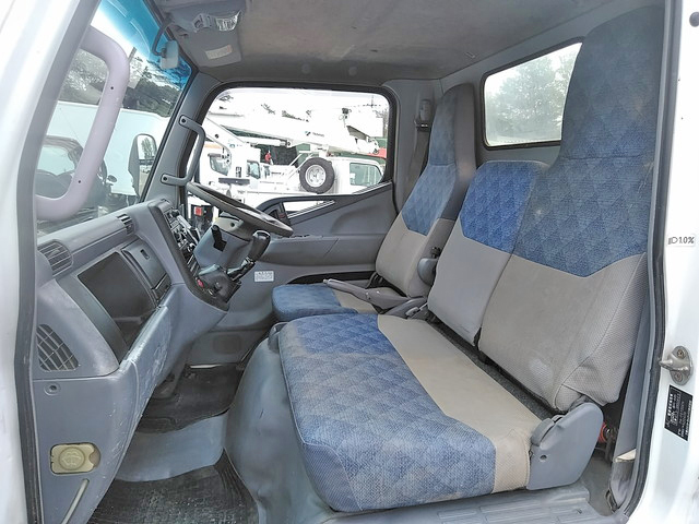 三菱ふそうキャンタークレーン3段小型（2t・3t）[写真33]