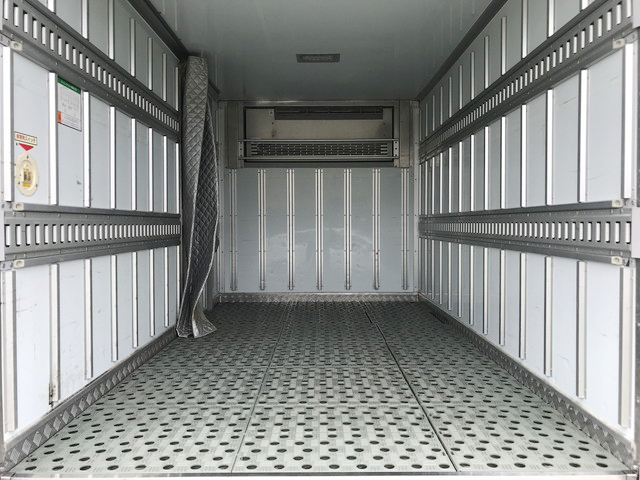 三菱ふそうキャンター冷凍車（冷蔵車）小型（2t・3t）[写真11]