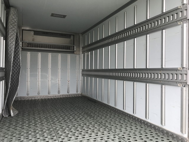 三菱ふそうキャンター冷凍車（冷蔵車）小型（2t・3t）[写真13]