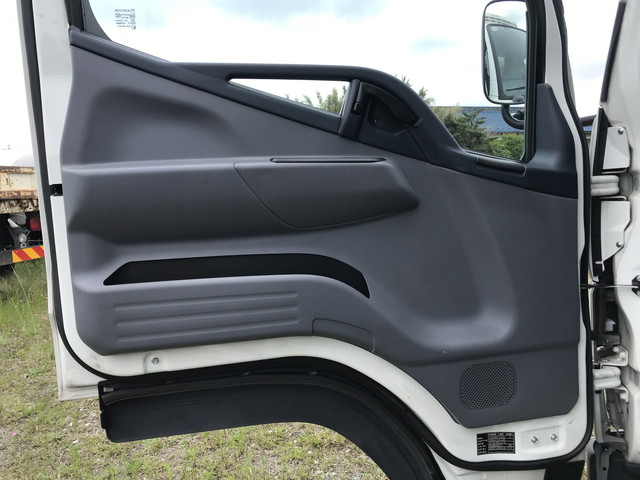 三菱ふそうキャンター冷凍車（冷蔵車）小型（2t・3t）[写真26]