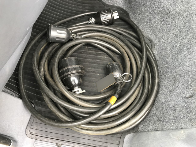 三菱ふそうキャンター冷凍車（冷蔵車）小型（2t・3t）[写真37]