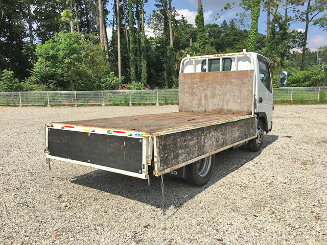 三菱ふそうキャンター平ボディ小型（2t・3t）[写真10]