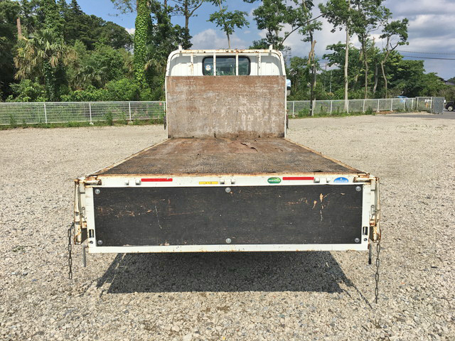 三菱ふそうキャンター平ボディ小型（2t・3t）[写真11]